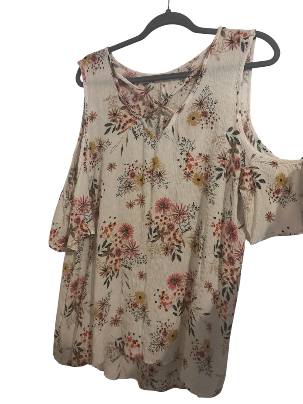 ODDY Cream Floral Cold-Shoulder V-Neck Tunic